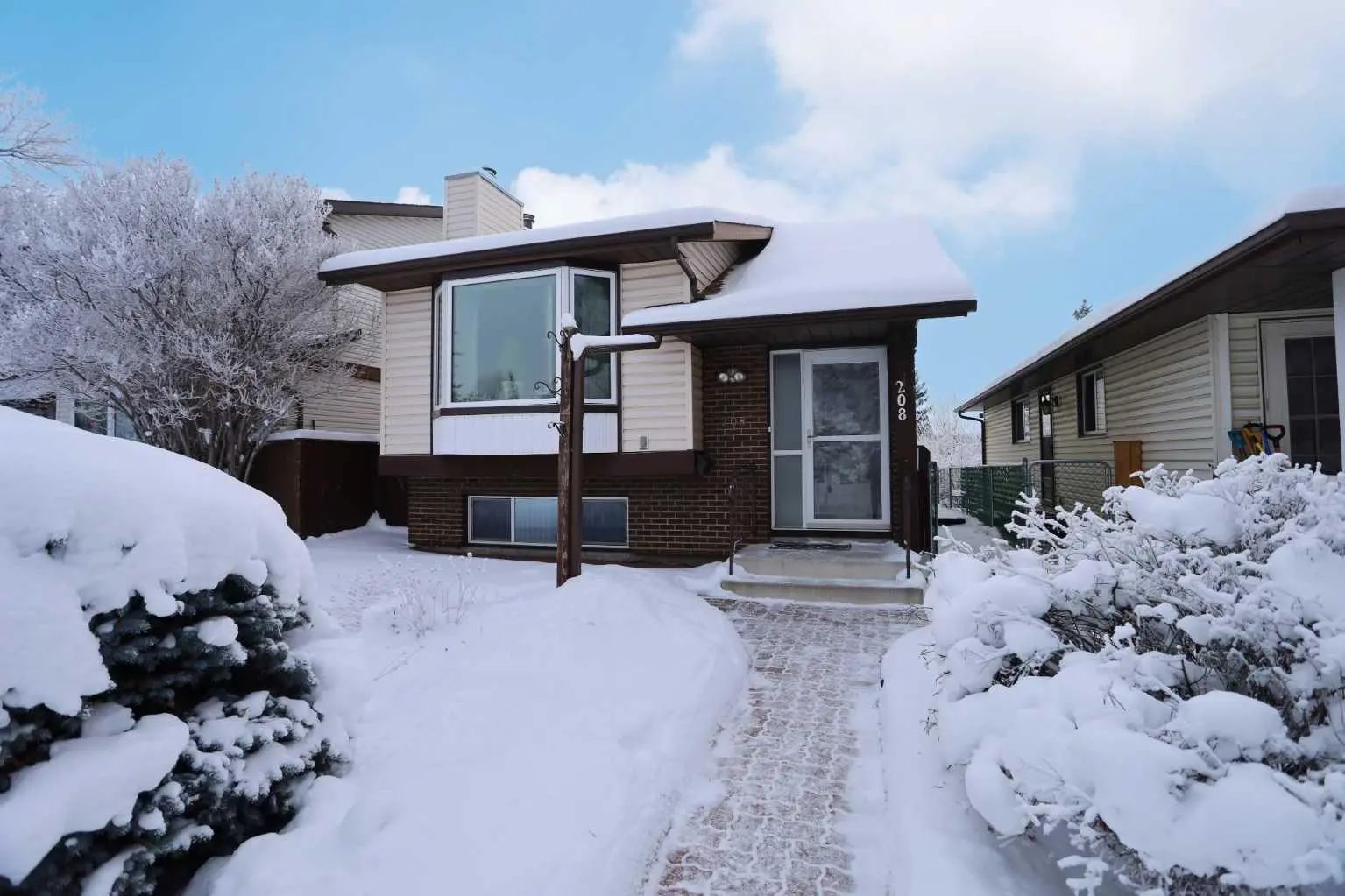 Xxx Edgedale Way Nw Calgary Alberta T3A 2P9 Edgemont Details