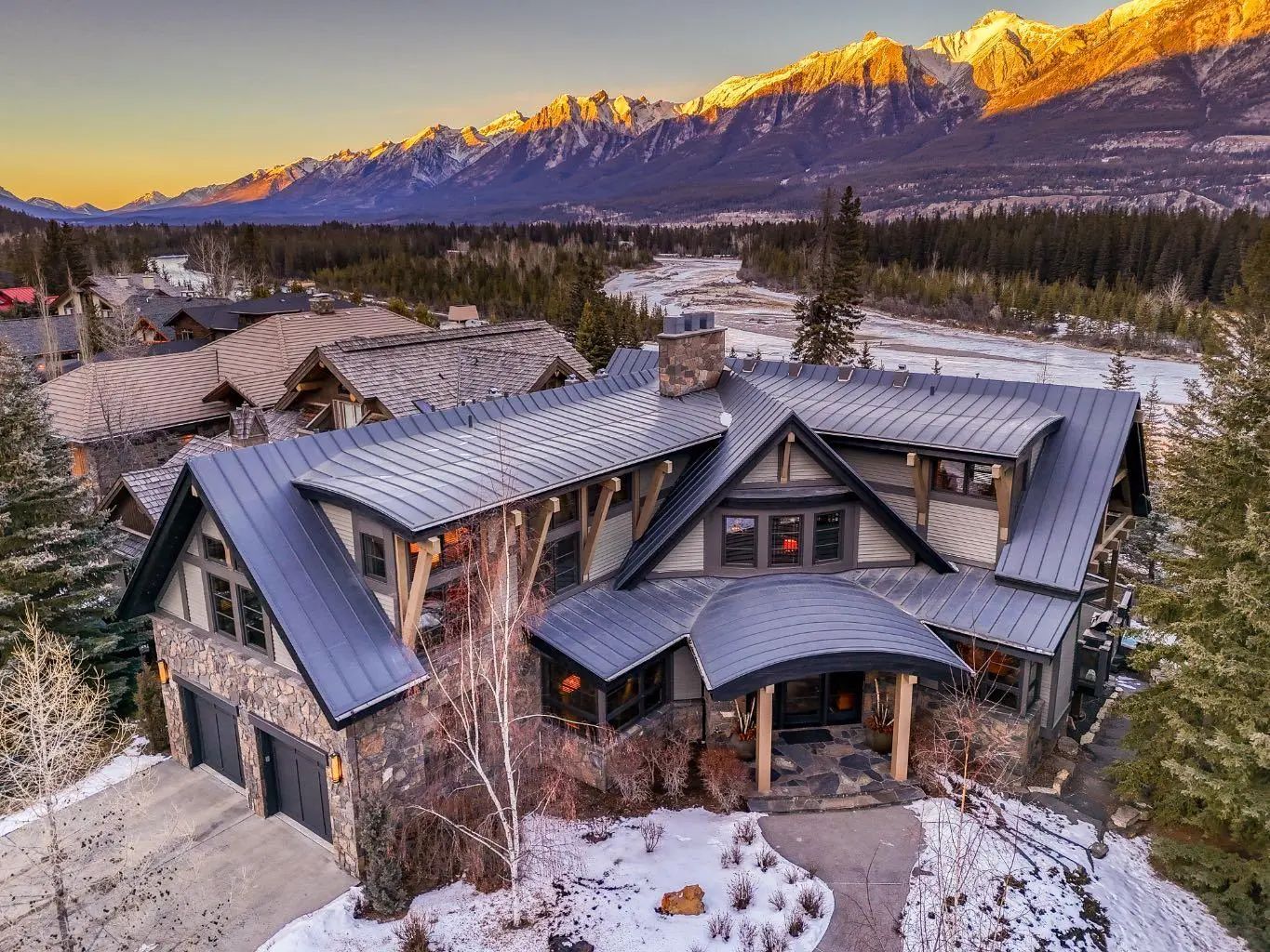 17 Prospect Heights  Canmore Alberta T1W 2S2 Homesteads Details