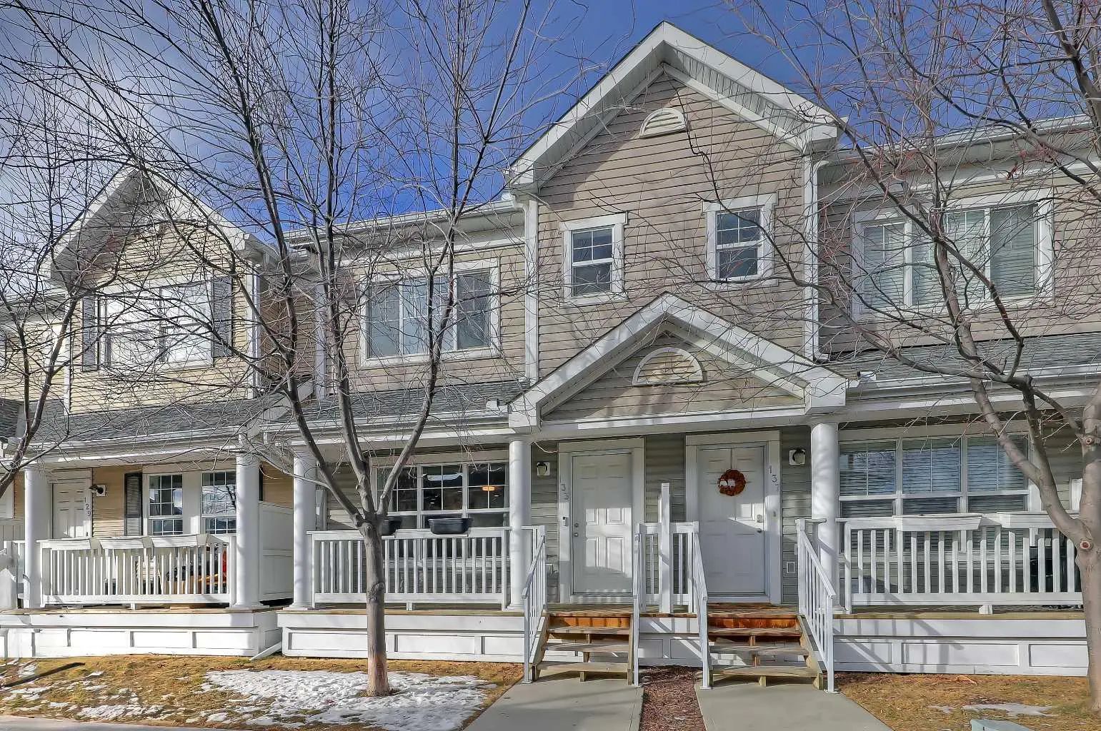 Xxx Country Village Manor Ne Calgary Alberta T3K 0L6 Country Hills Village Details