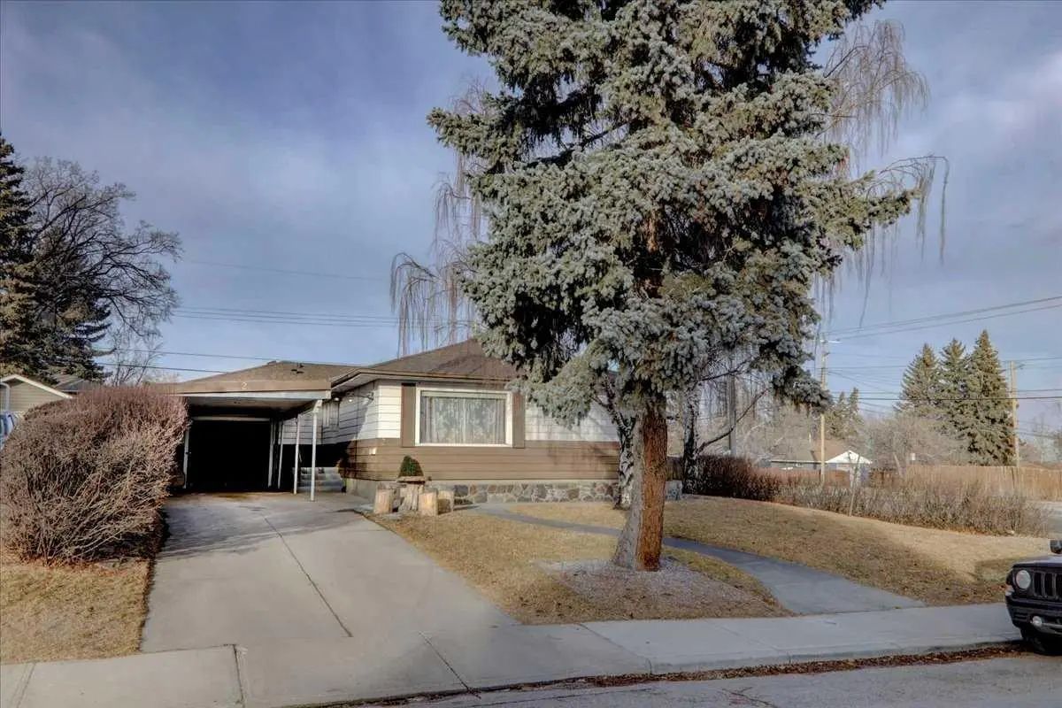 X Simons Crescent Nw Calgary Alberta T2K 3N2 Thorncliffe Details