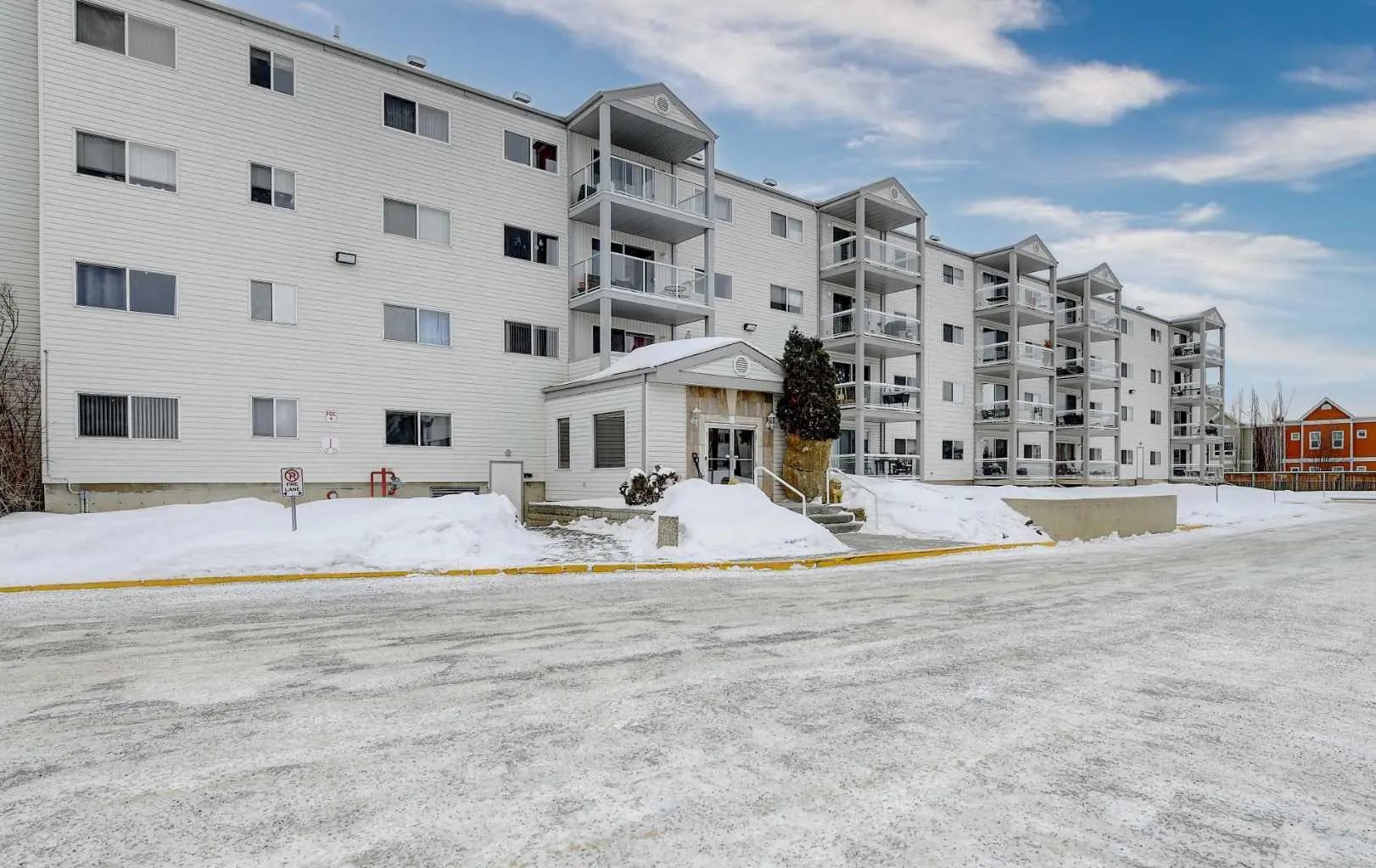 Xxx, Xxxx Xx Avenue  Grande Prairie Alberta T8V 0H4 Highland Park Details