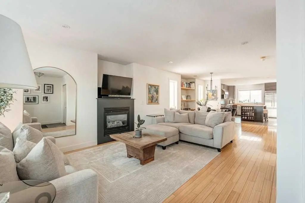 Xxx Xx Avenue Ne Calgary Alberta T2E 1X9 Tuxedo Park Details