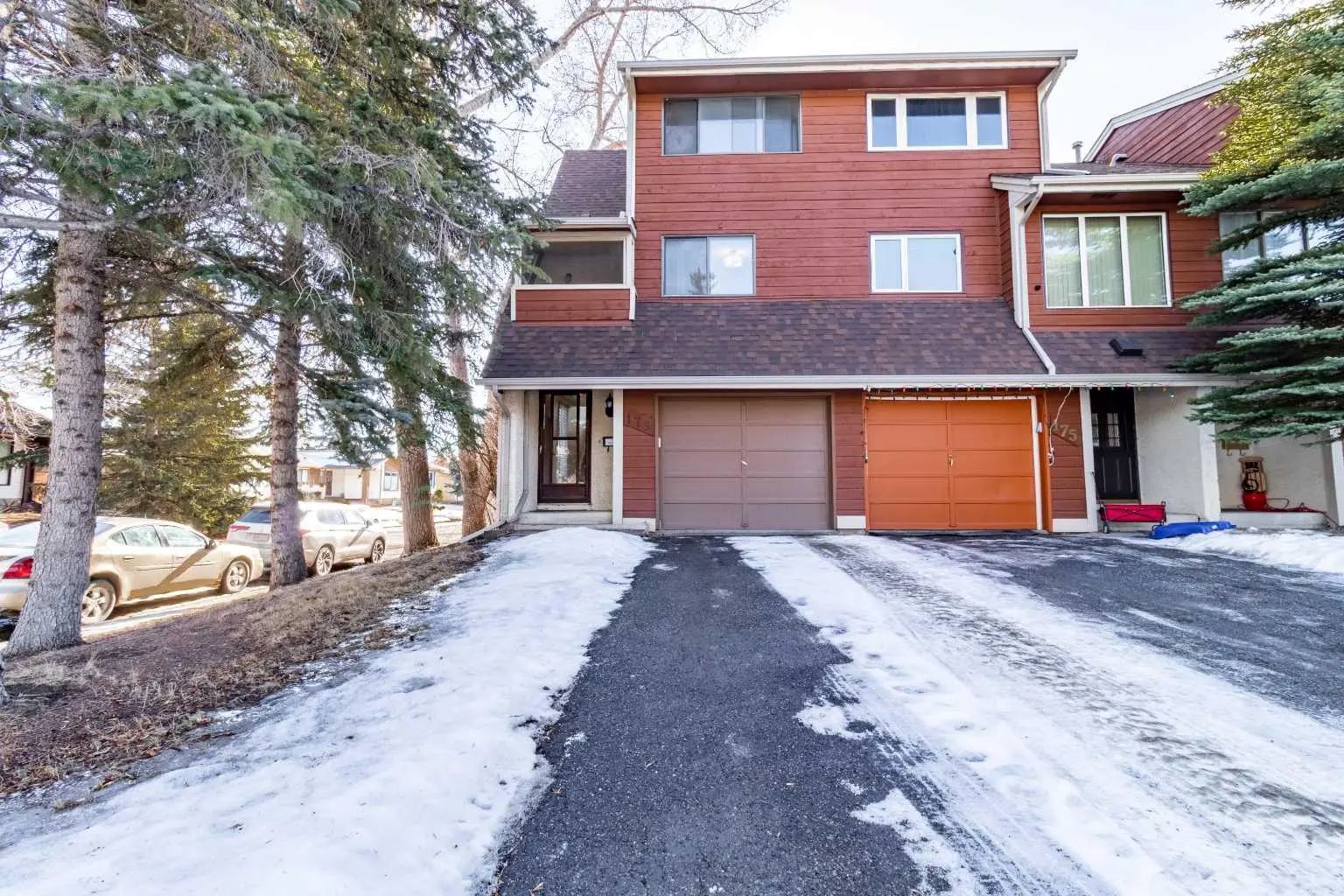 Xxx Woodvale Bay Sw Calgary Alberta T2W 3P8 Woodlands Details