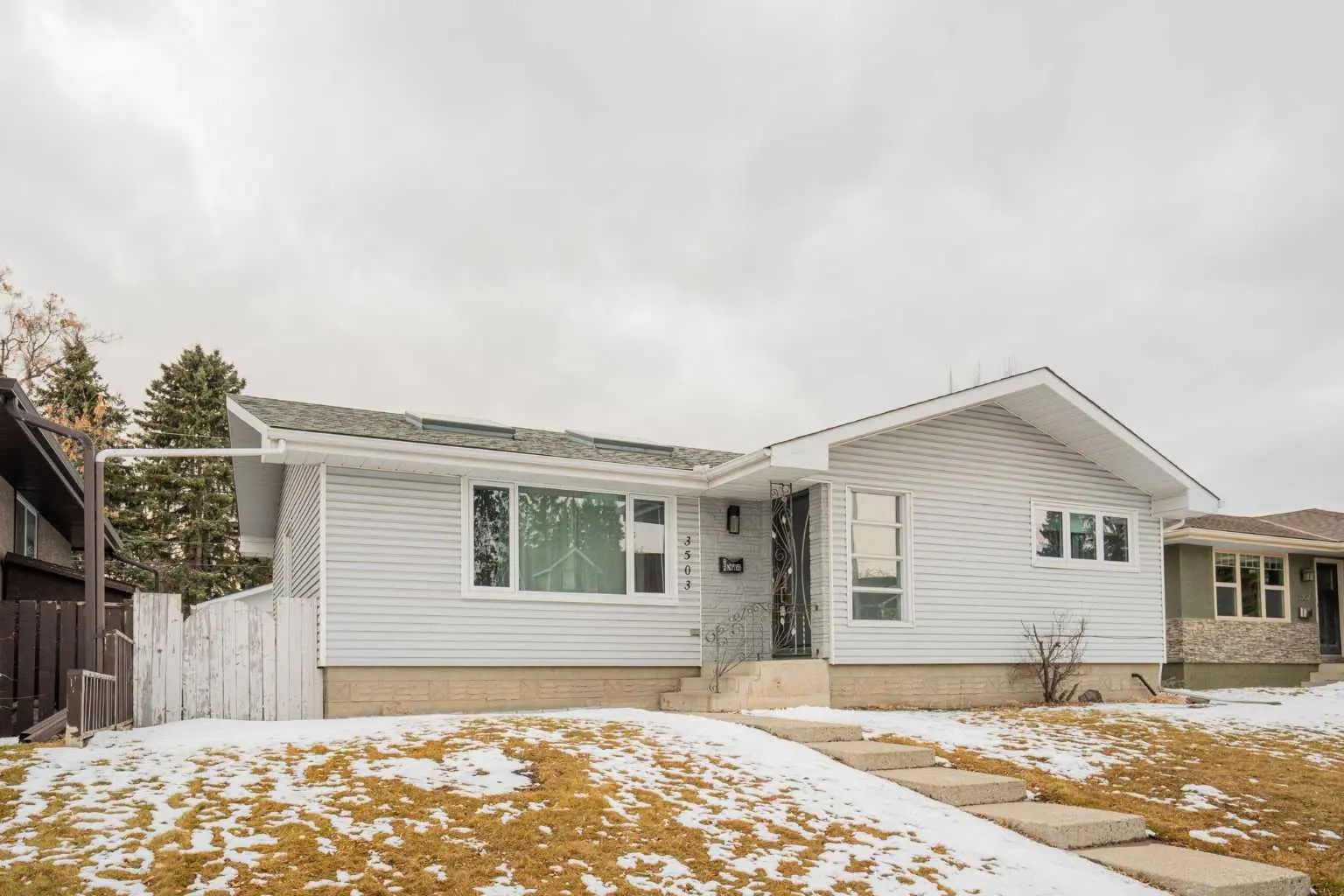 Xxxx Button Road Nw Calgary Alberta T2L 1M9 Brentwood Details