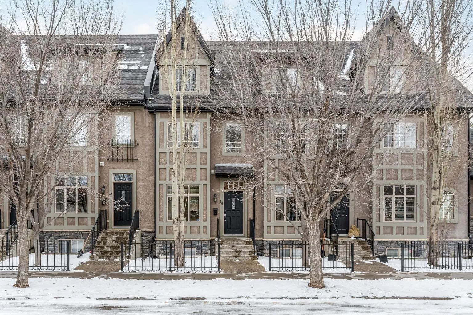 Xx Xx Scarpe Drive Sw Calgary Alberta T2T 6K9 Garrison Woods Details