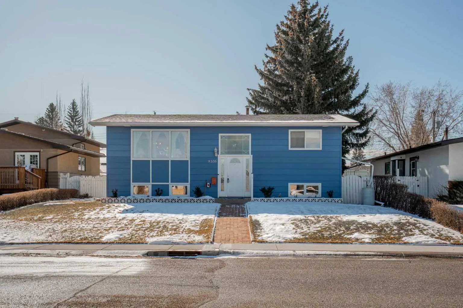 Xxxx Almond Crescent Se Calgary Alberta T2J 1B7 Acadia Details