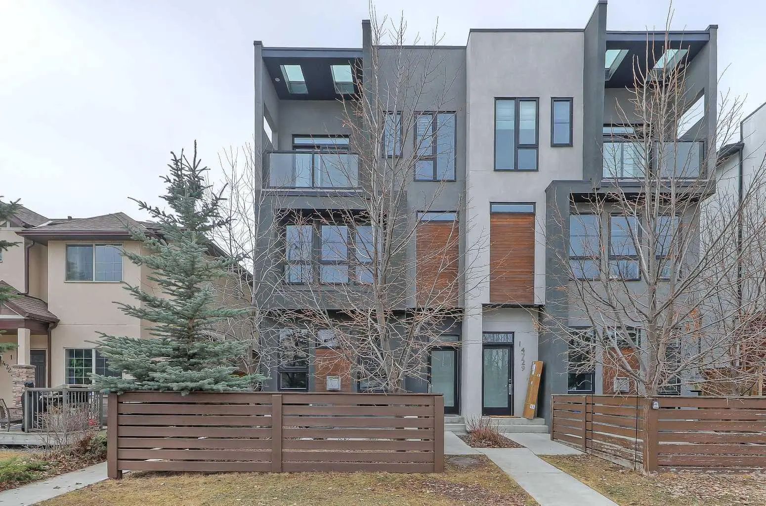 X, Xxxx Xx Avenue Nw Calgary Alberta T3B 0P4 Montgomery Details