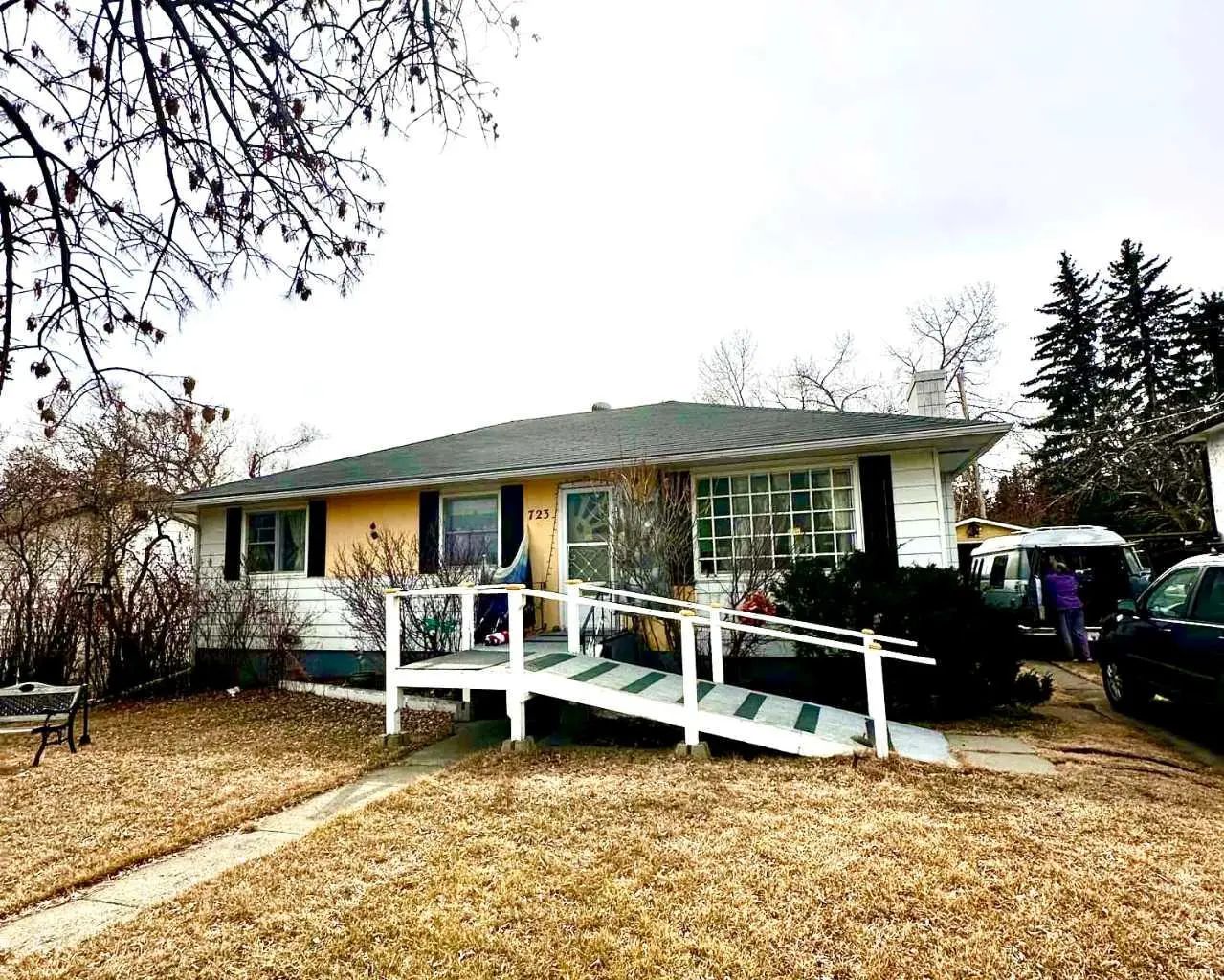 Xxx Thorneycroft Drive Nw Calgary Alberta T2K 3K5 Thorncliffe Details