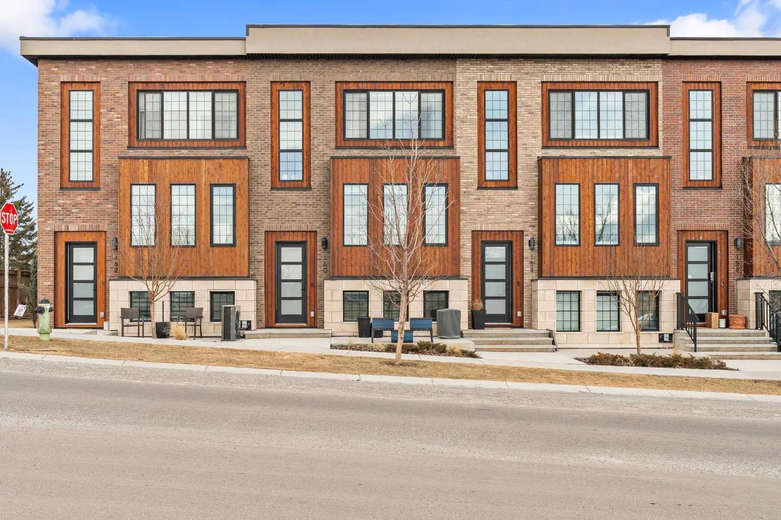 Xxx Greenbriar Way Nw Calgary Alberta T3B5P3 Greenwood/Greenbriar Details