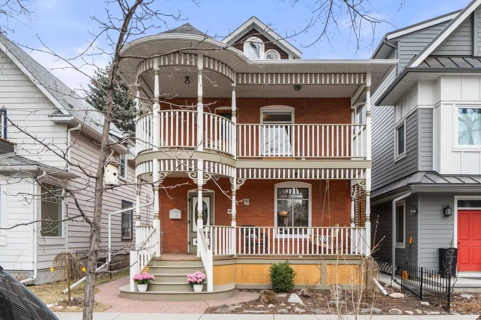 Xxx Xxa Street Nw Calgary Alberta T2N 1X8 Hillhurst Details