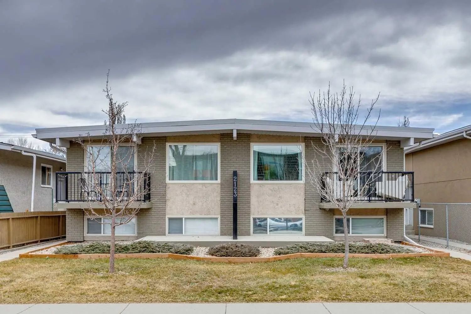 X, Xxxx X Avenue Nw Calgary Alberta T2N0N6 West Hillhurst Details