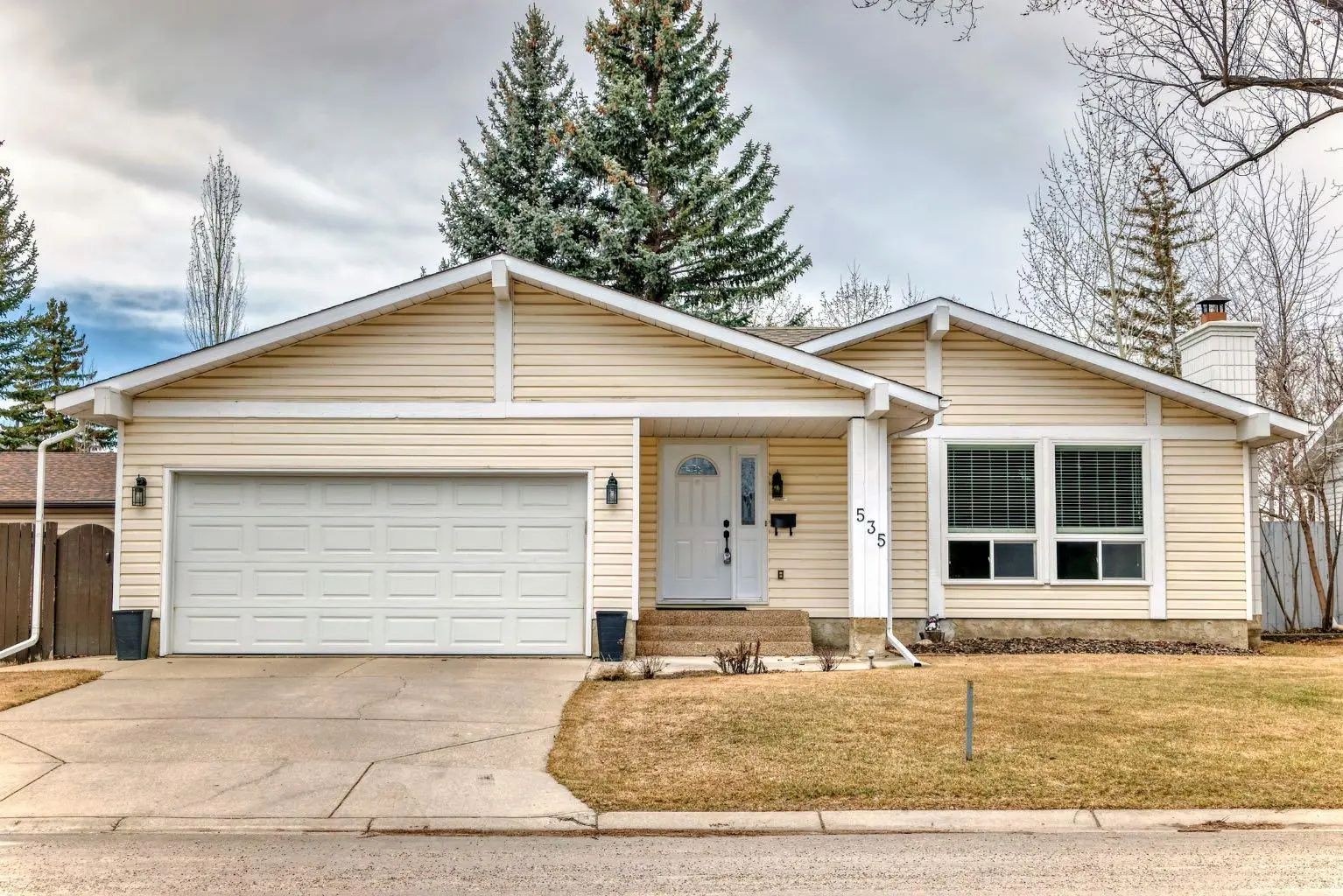 Xxx Woodpark Crescent Sw Calgary Alberta T2W 2S1 Woodlands Details