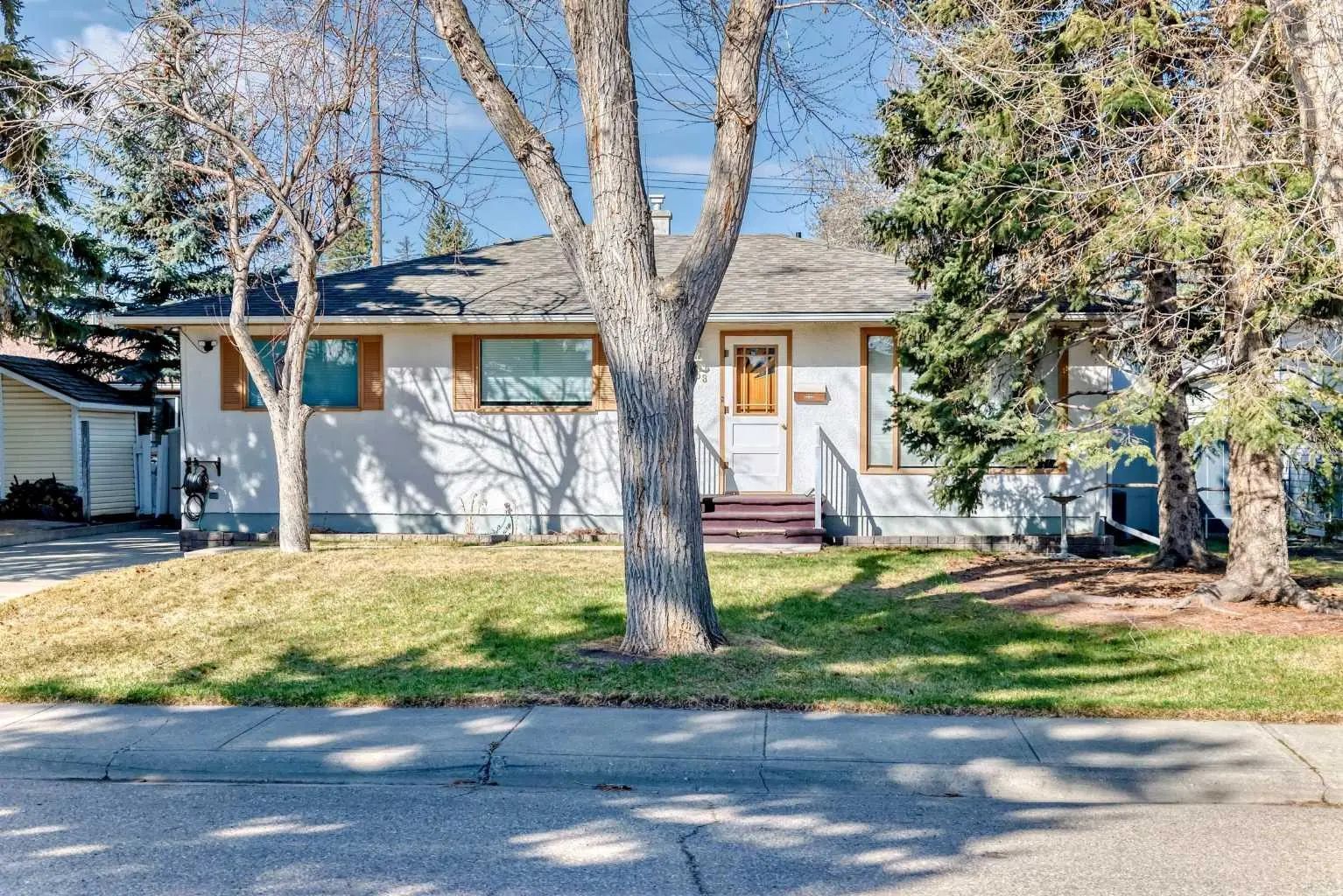 Xxx Wedgewood Drive Sw Calgary Alberta T3C 3G9 Wildwood Details