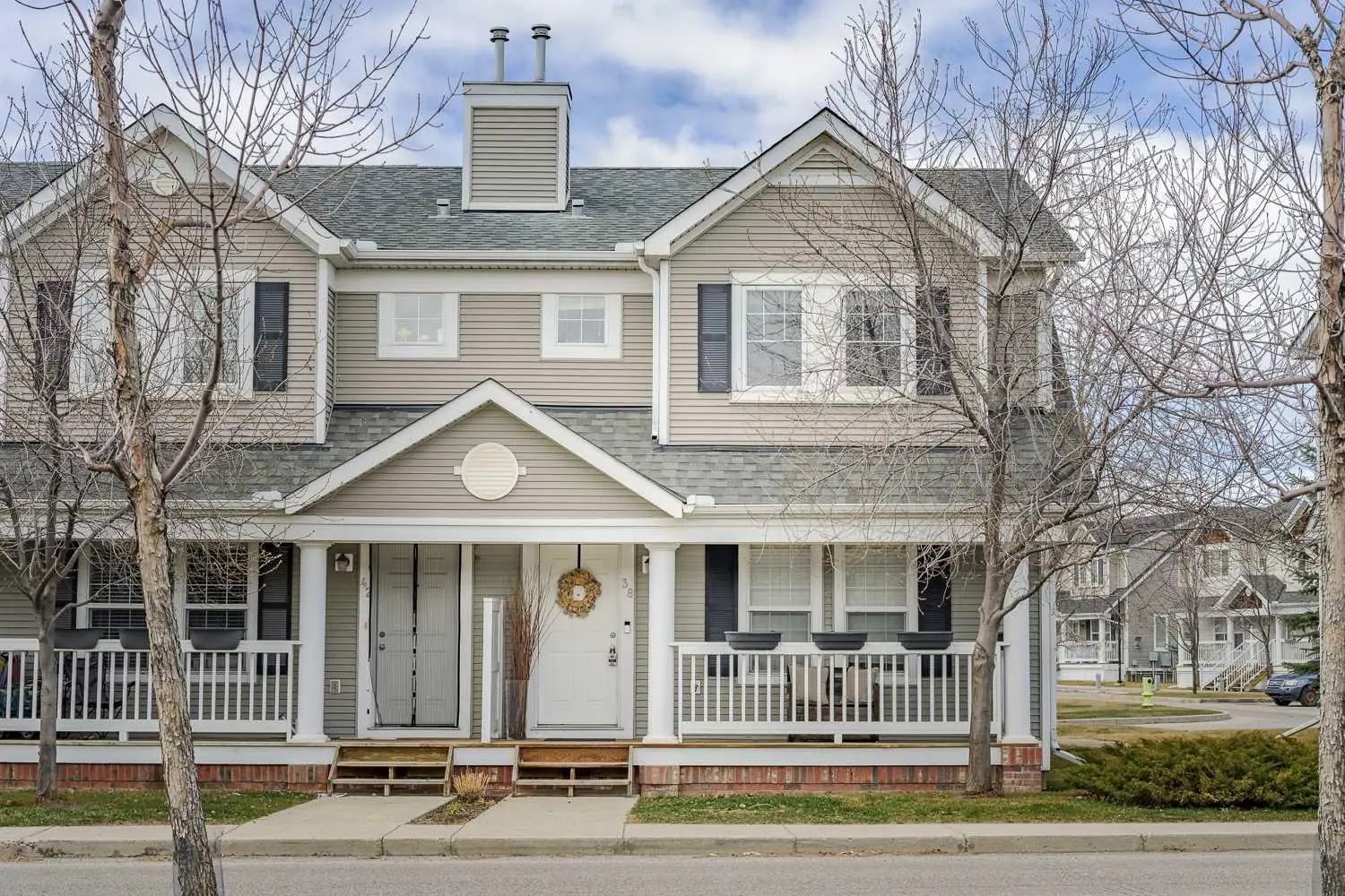 Xx Country Village Gate Ne Calgary Alberta T3K 0E7 Country Hills Village Details