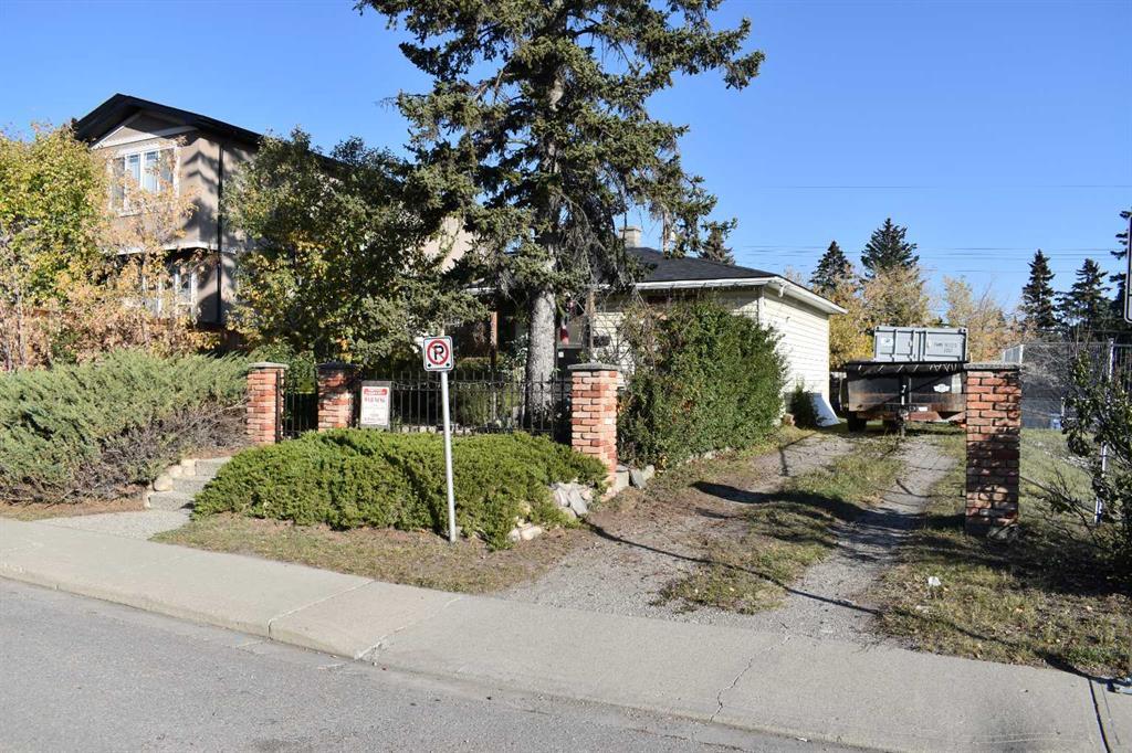 Xxxx Xx Avenue Nw Calgary Alberta T3B 1Y2 Bowness Details