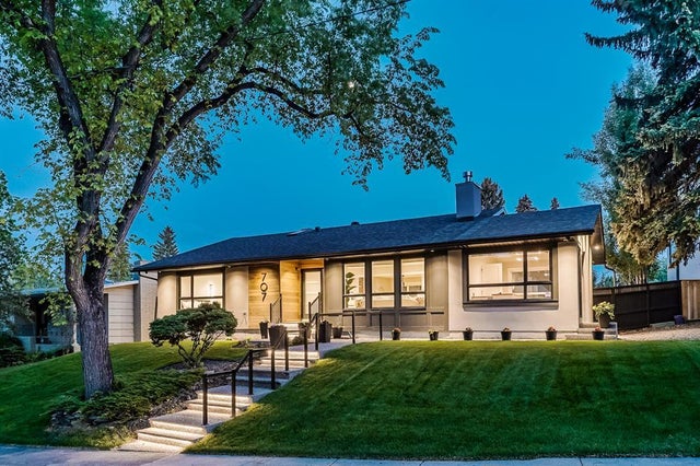 Photo for MLS®# A2114516 - home for sale at 707 Imperial Way Southwest, Britannia, Calgary Alberta