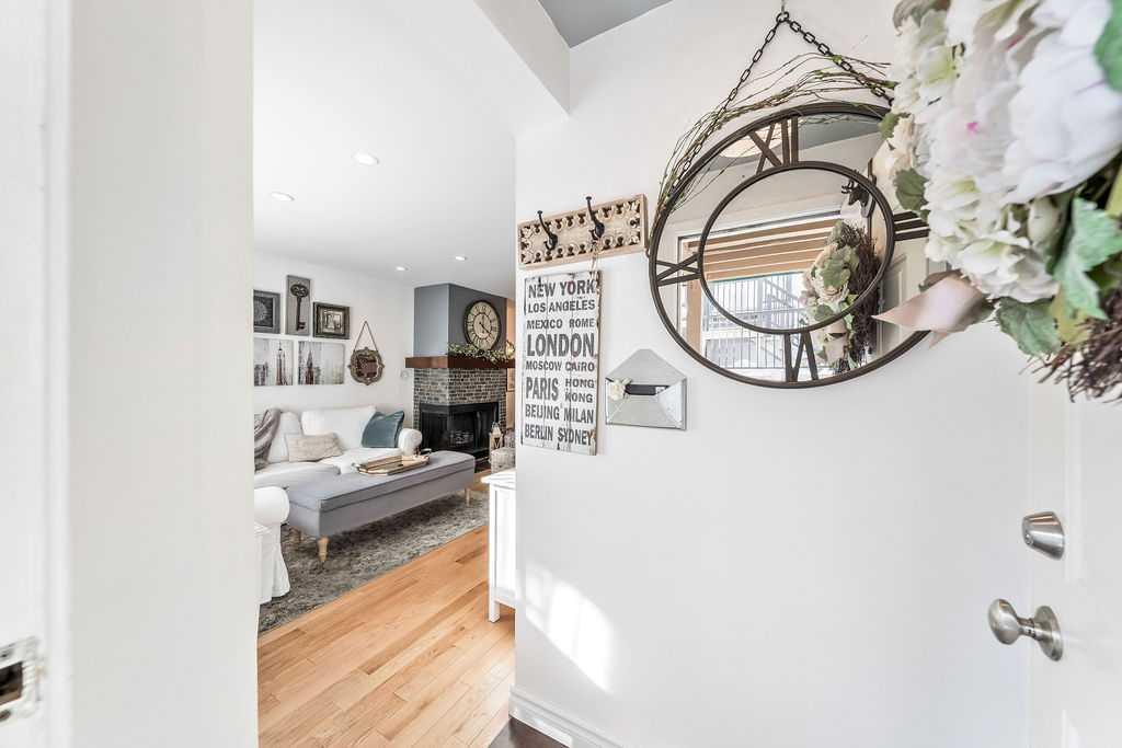 Xx, Xxxx Xx Street Sw Calgary Alberta T2T 5S3 Bankview Details