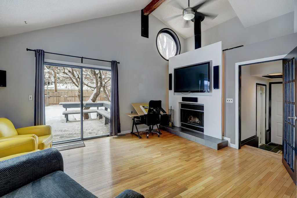 Xxxx Centre B Street Nw Calgary Alberta T2K 0W1 Highland Park Details