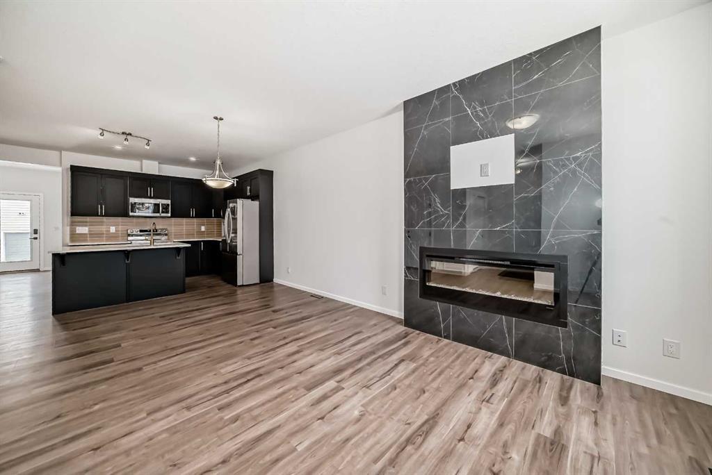 Xx Yorkville Road Sw Calgary Alberta T2X 5B4 Yorkville Details