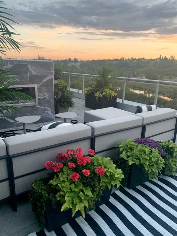 Xxx, Xxx Waterfront Court Sw Calgary Alberta T2P 1L1 Chinatown Details