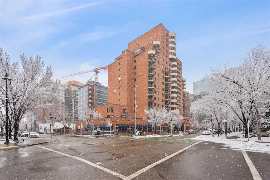 Xxxx, Xxx X Avenue Sw Calgary Alberta T2P 0G7 Eau Claire Details