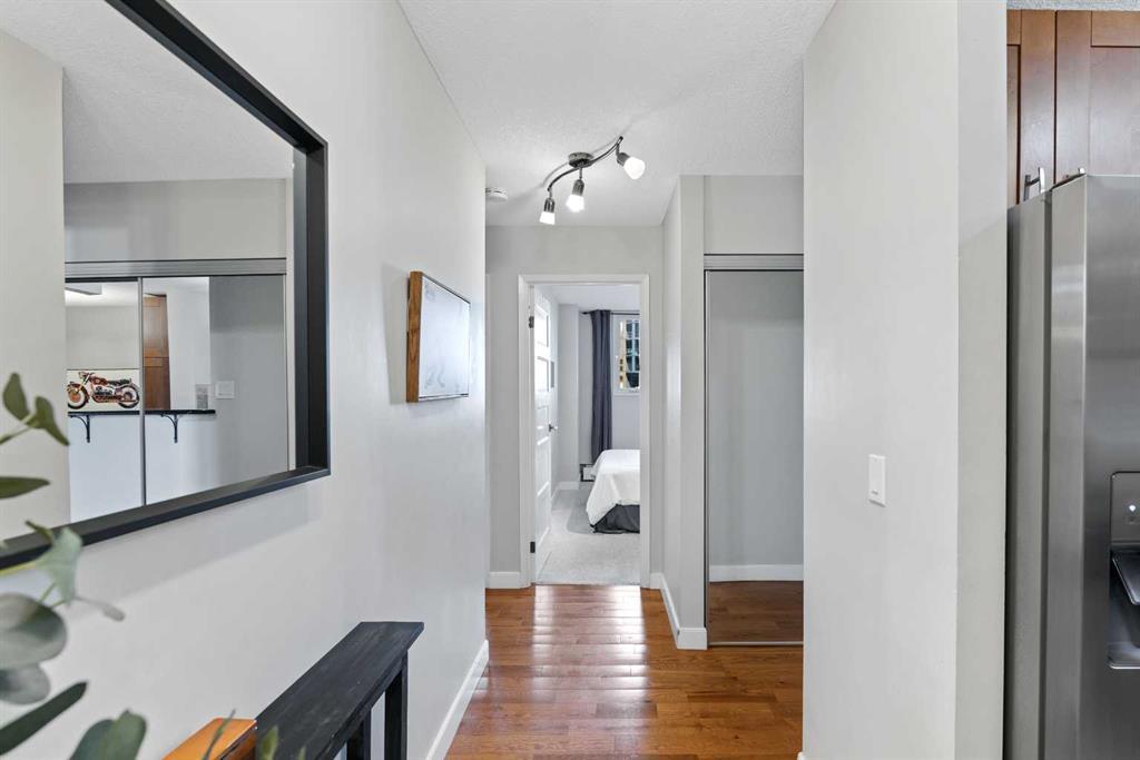 Xxxx, Xxx X Avenue Sw Calgary Alberta T2P 0G7 Eau Claire Details