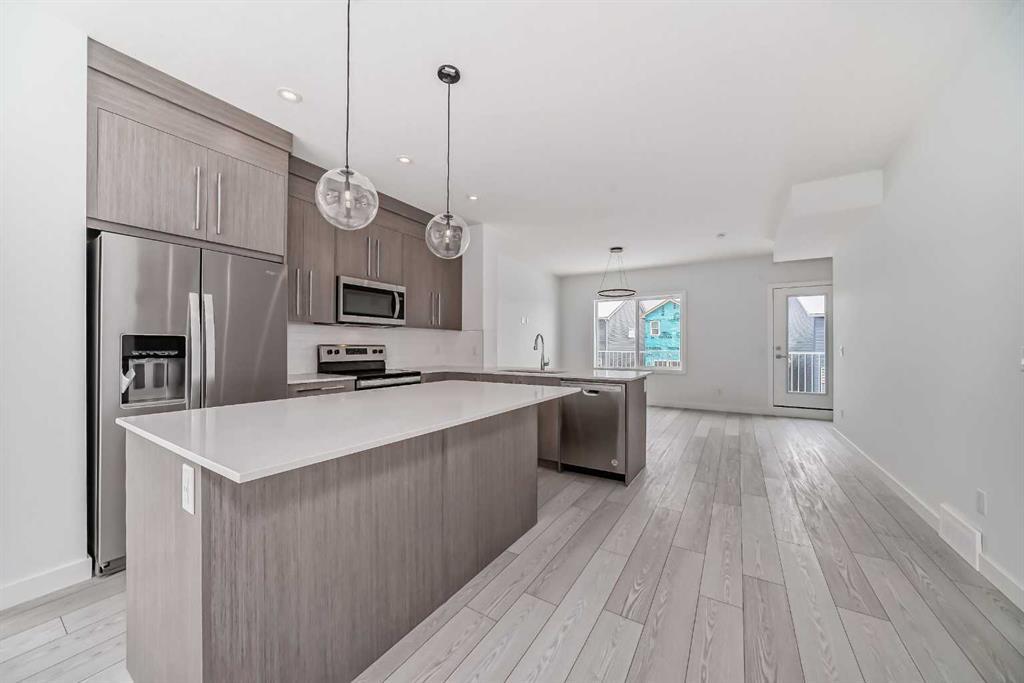 Xxx, Xxx Creekside Boulevard Sw Calgary Alberta T2X 5L1 Pine Creek Details