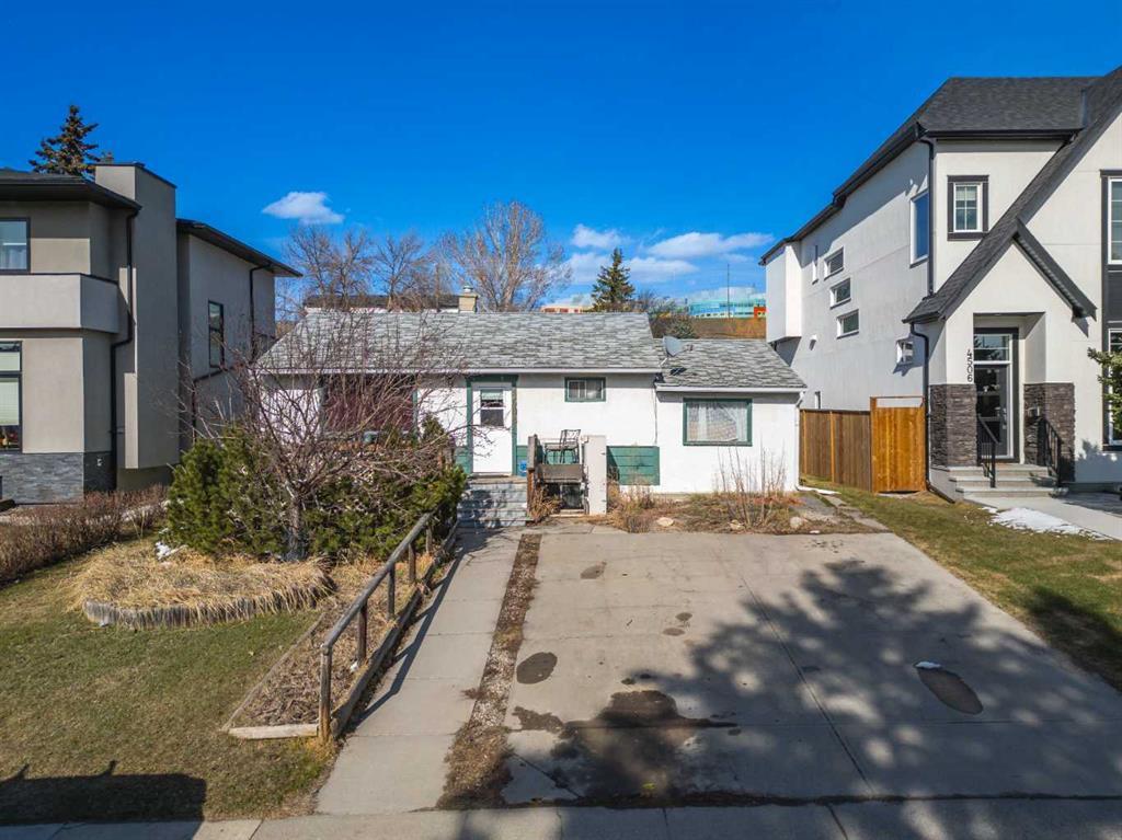 Xxxx Xx Avenue Avenue Nw Calgary Alberta T3B 0W4 Montgomery Details