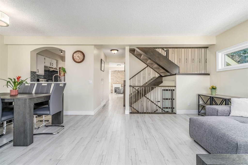 Xx Stradwick Place Sw Calgary Alberta T3H 1T3 Strathcona Park Details