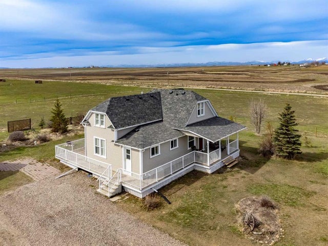 Rural Foothills County Real Estate Listing: 100, 72132 594 Avenue E, NONE