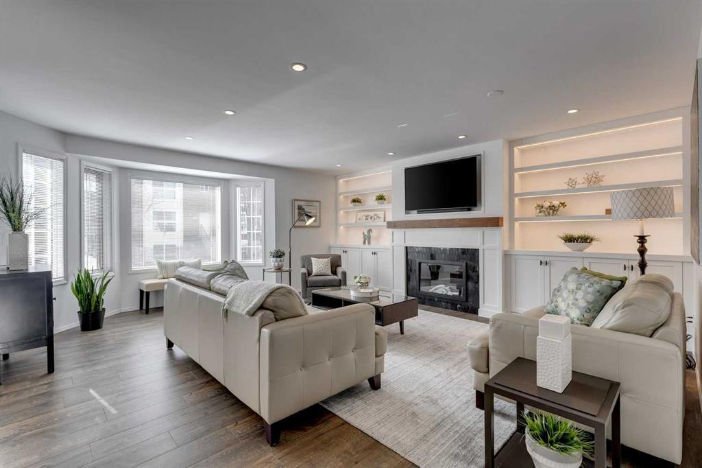 Xx Richelieu Court Sw Calgary Alberta T3E7E9 Lincoln Park Details