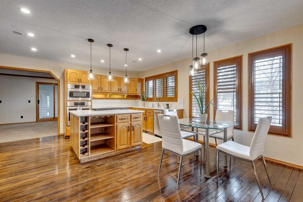 Xx Scenic Glen Crescent Nw Calgary Alberta T3L 1K8 Scenic Acres Details