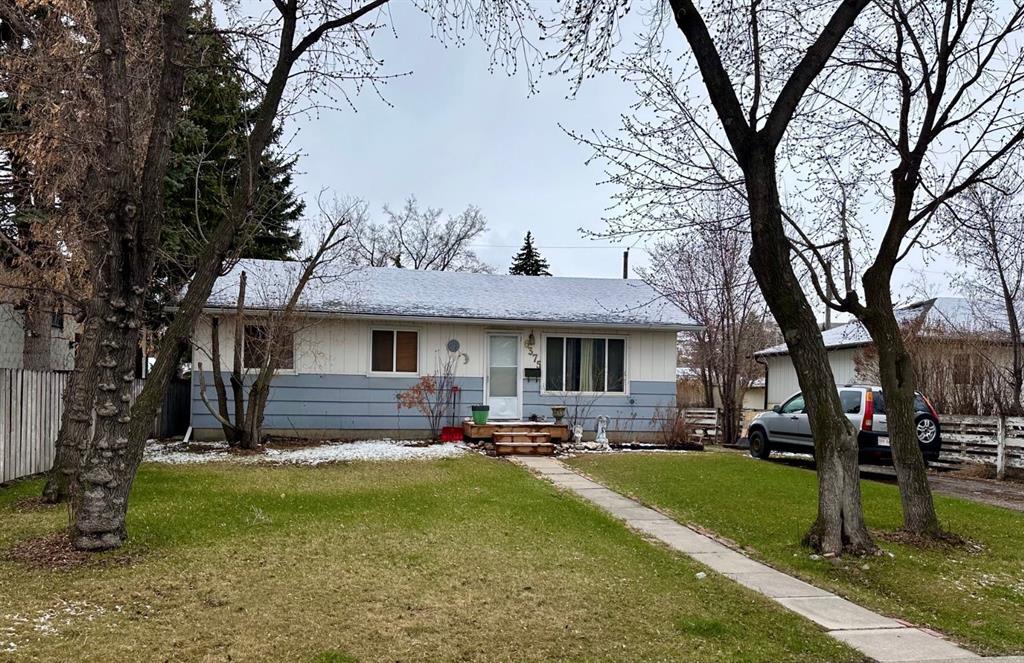 Xxxx Xx Avenue Nw Calgary Alberta T3B 0K1 Bowness Details