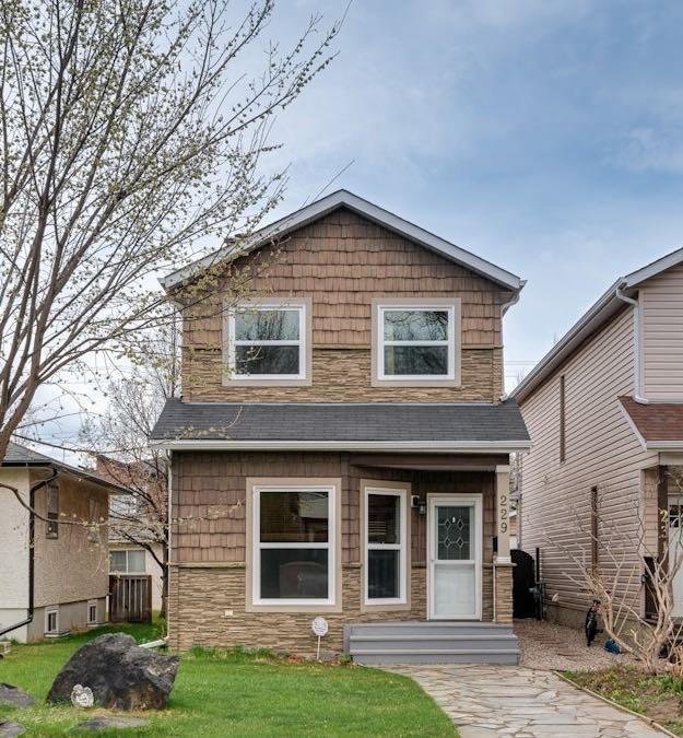 Xxx Xx Avenue Nw Calgary Alberta T2M 2P3 Tuxedo Park Details