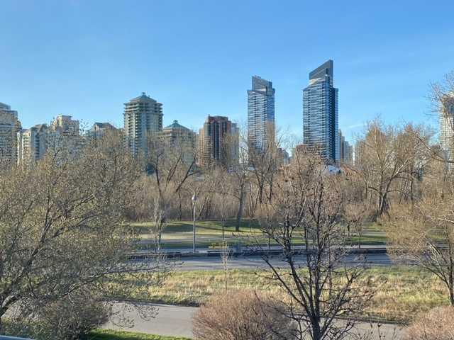 Xxx, Xxxx Memorial Drive Nw Calgary Alberta T2N 3E5 Hillhurst Details