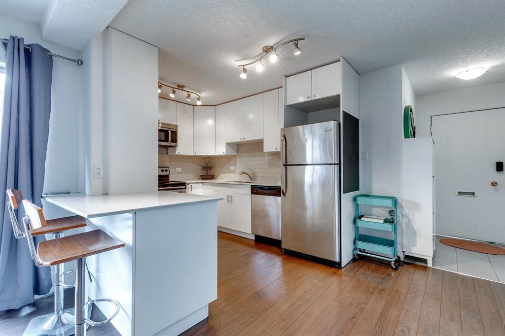Xb, Xxx Xx Avenue Sw Calgary Alberta T2S 0A9 Cliff Bungalow Details
