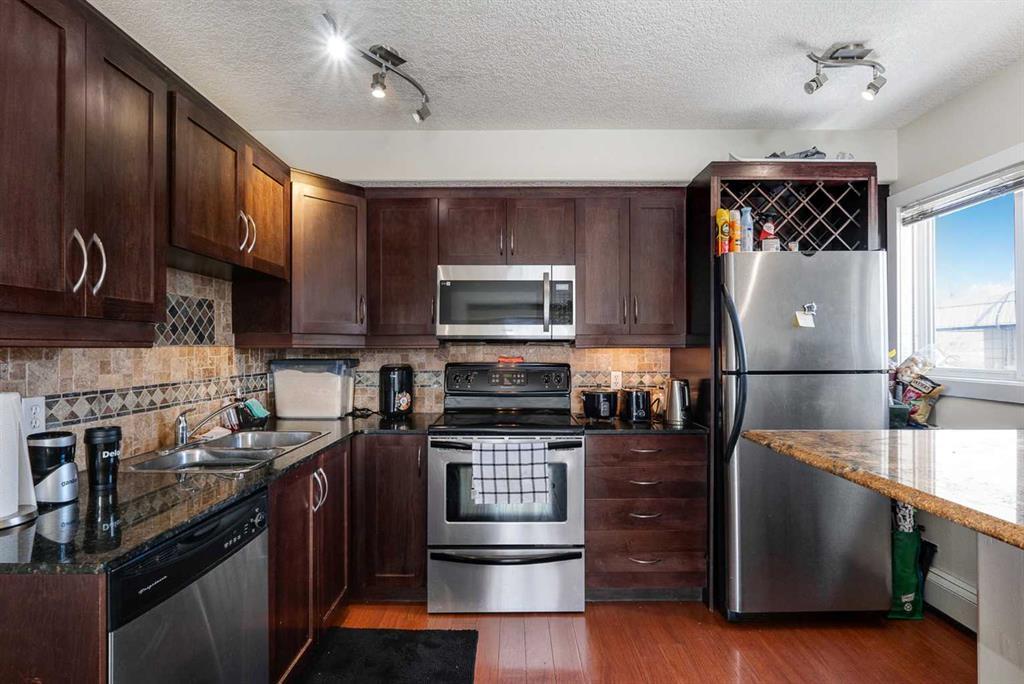 X, Xxxx Xx Avenue Sw Calgary Alberta T3E0A9 Shaganappi Details