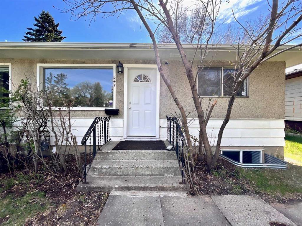 Xxx Northmount Drive Nw Calgary Alberta T2L 0A3 Collingwood Details