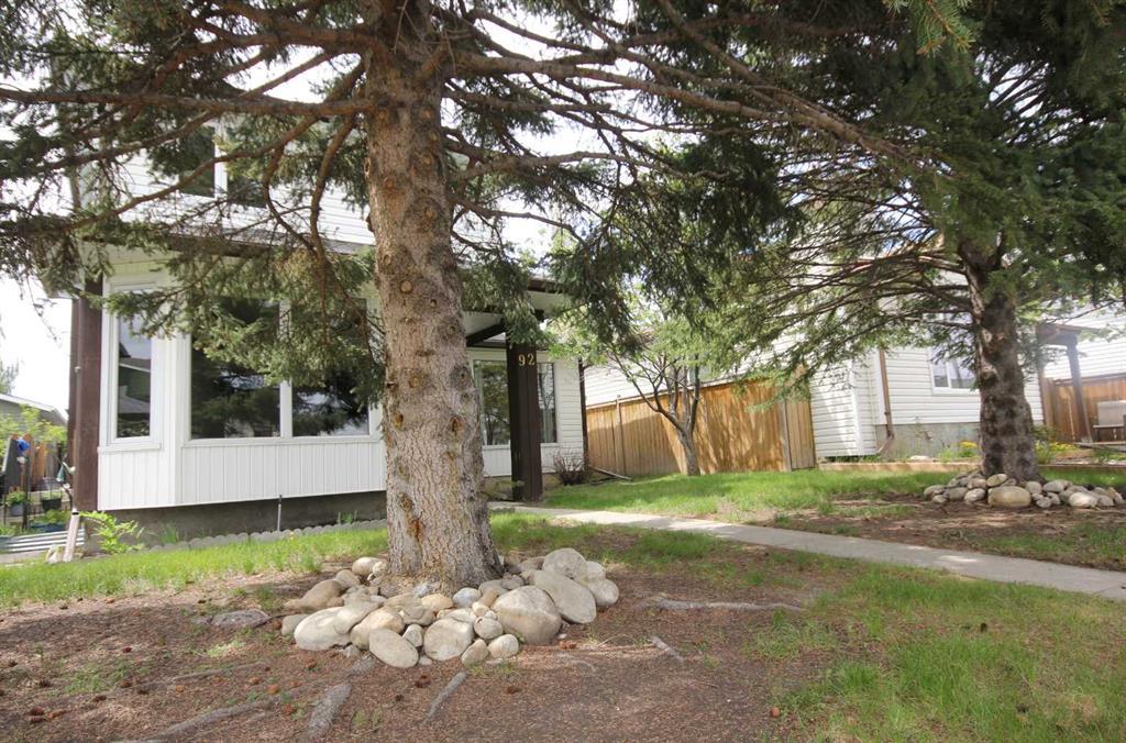 Xx Woodborough Crescent Sw Calgary Alberta T2W 5A2 Woodbine Details