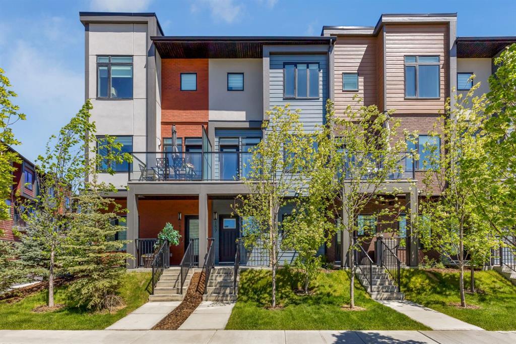 Xxx Greenbirar Place Nw Calgary Alberta T3B 6J3 Greenwood/Greenbriar Details