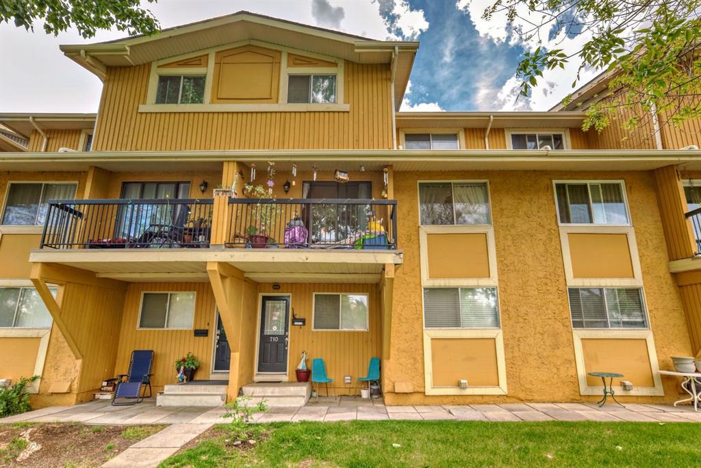 Xxx, Xxxx Woodview Drive Sw Calgary Alberta T2W 3N6 Woodlands Details