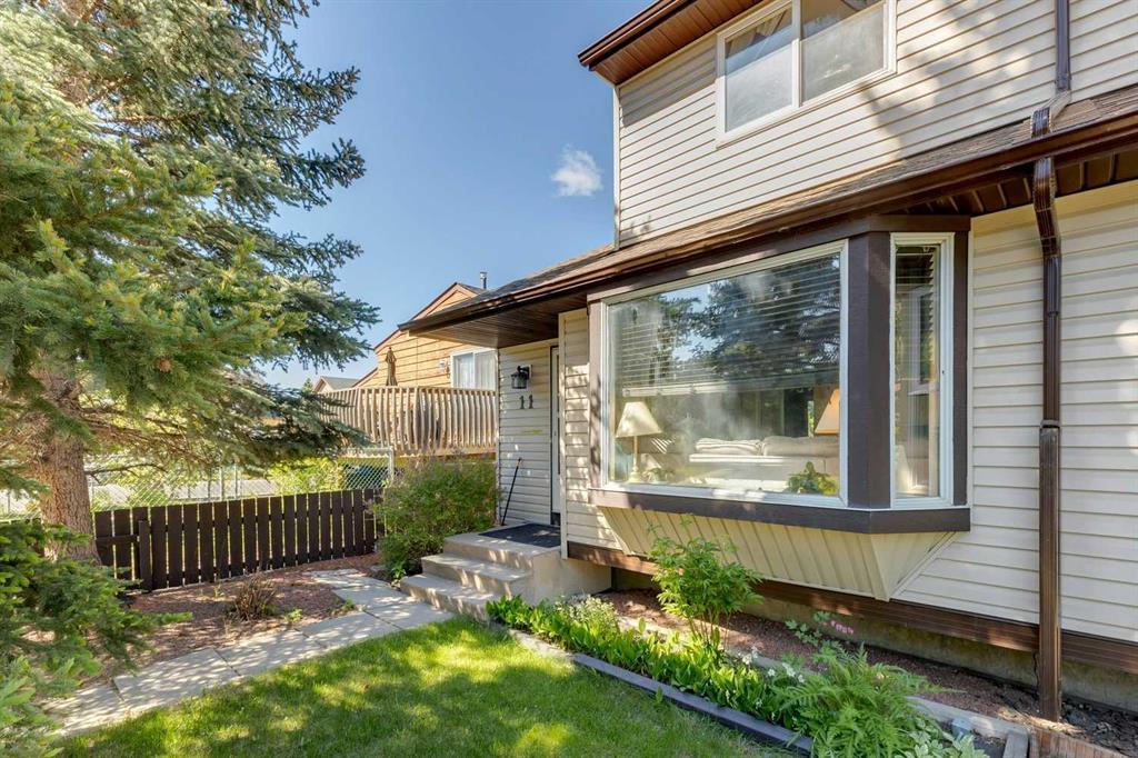 Xx Cedarwood Rise Sw Calgary Alberta T2W 3H8 Cedarbrae Details