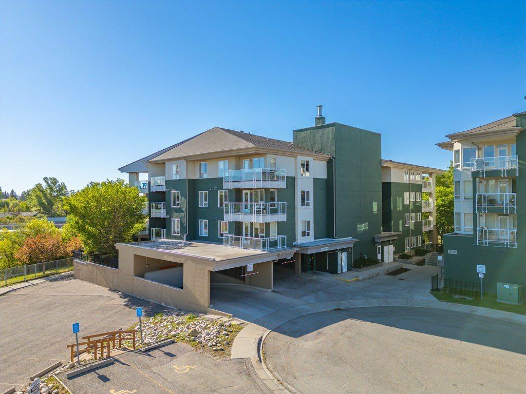 Xxx, Xxxx Xx Avenue Nw Calgary Alberta T2L 2A3 Varsity Details