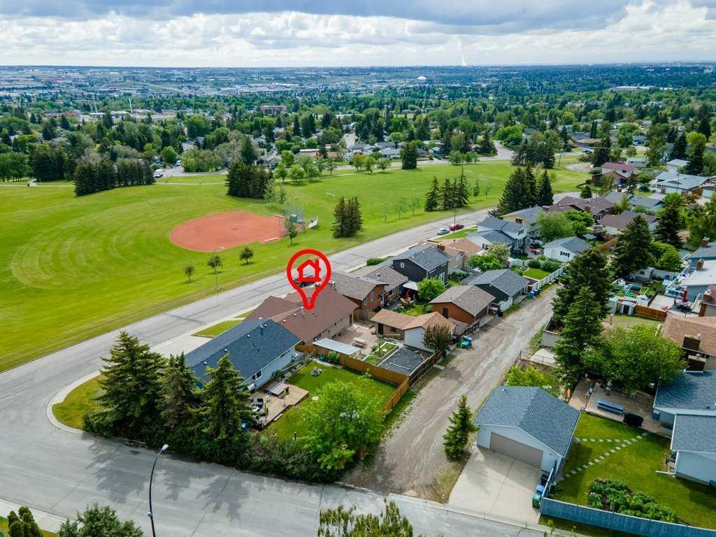 Xxx Norfolk Way Nw Calgary Alberta T2K 5R1 North Haven Upper Details