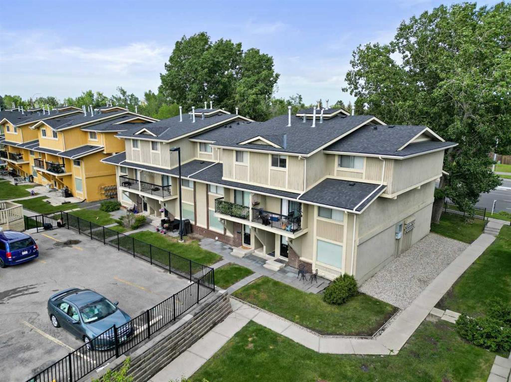 Xxx, Xxxx Woodview Drive Sw Calgary Alberta T2W 3N6 Woodlands Details