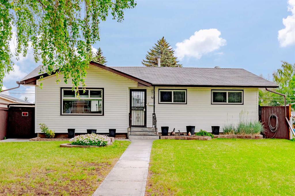 Xx Armstrong Crescent Se Calgary Alberta T2J 0X3 Acadia Details