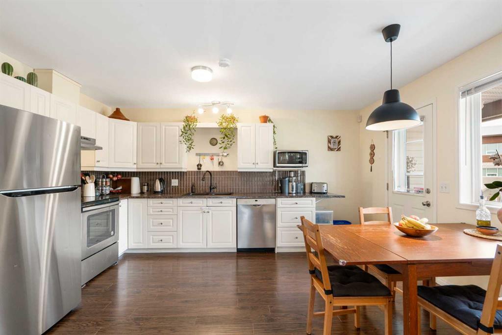 X, Xxxx Xx Street Nw Calgary Alberta T3B 2N7 Bowness Details