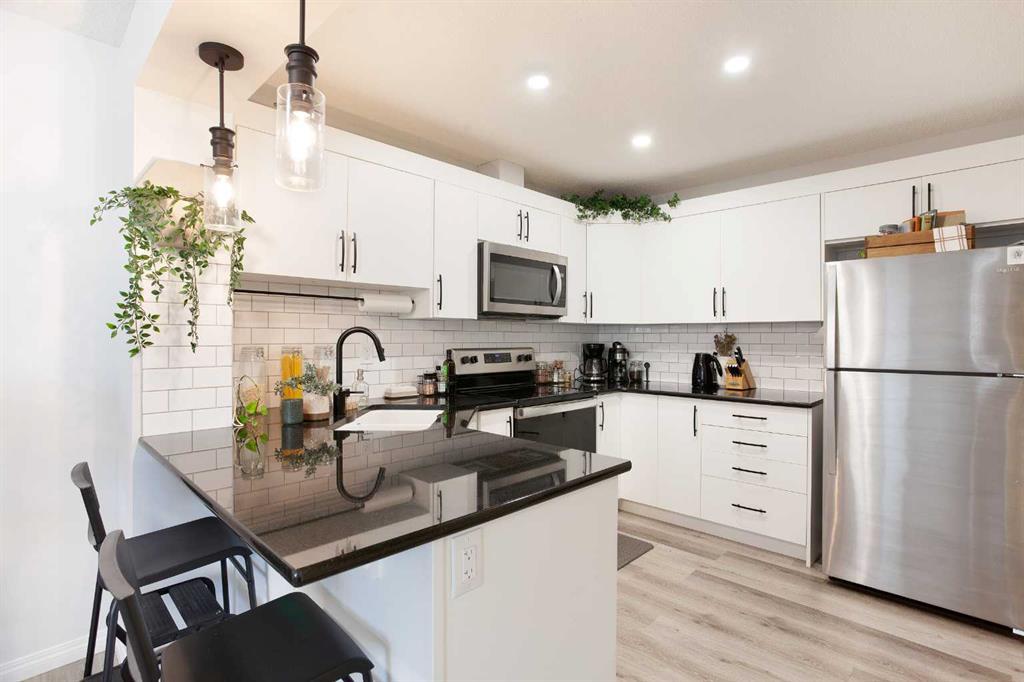 Xx Yorkville Avenue Sw Calgary Alberta T2X 4K3 Yorkville Details