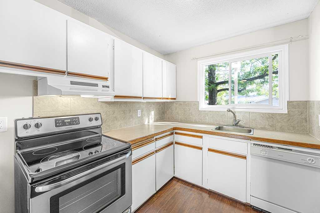 Xx, Xxx Xx Avenue Se Calgary Alberta T2J 0A4 Acadia Details