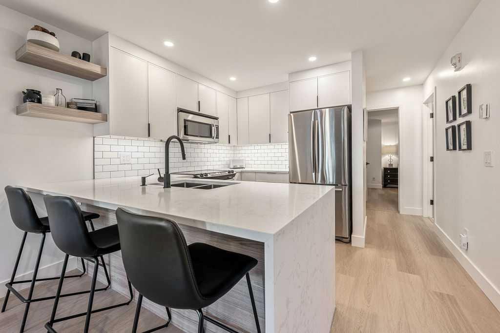 Xxx, Xxxx Xx Avenue Sw Calgary Alberta T2T 1M5 South Calgary Details